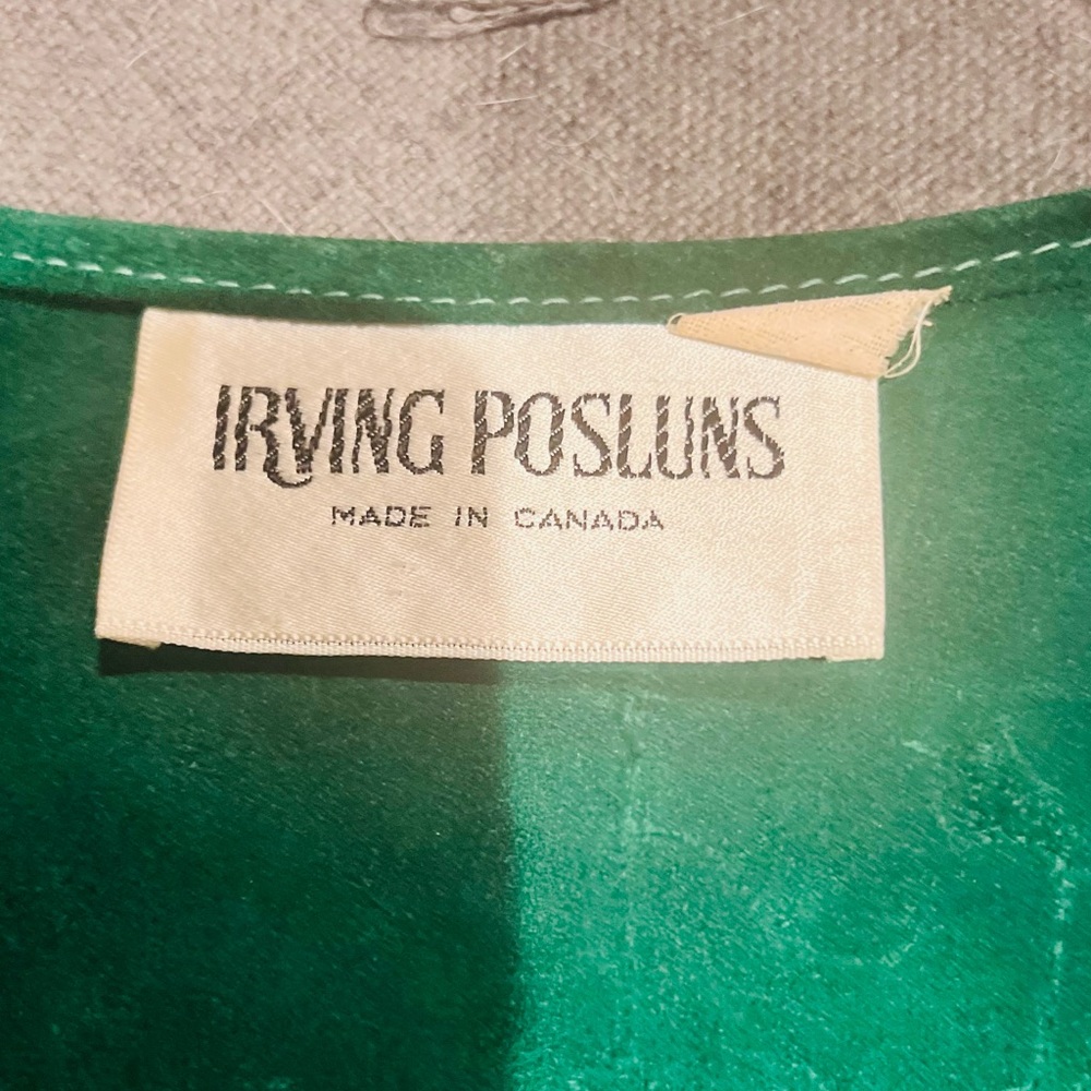 ***VINTAGE*** By: Irving Posluns, made in Canada Kelly Green suede crop jacket